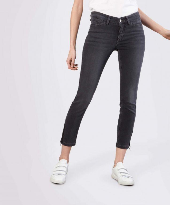 Mörkgråa korta jeans