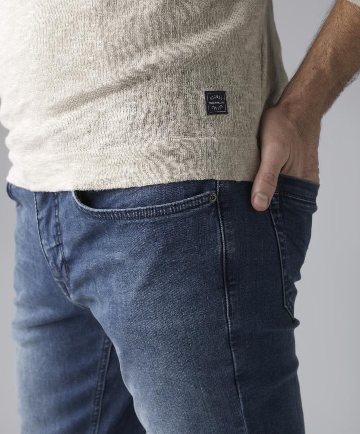 Ferry jeans närbild 