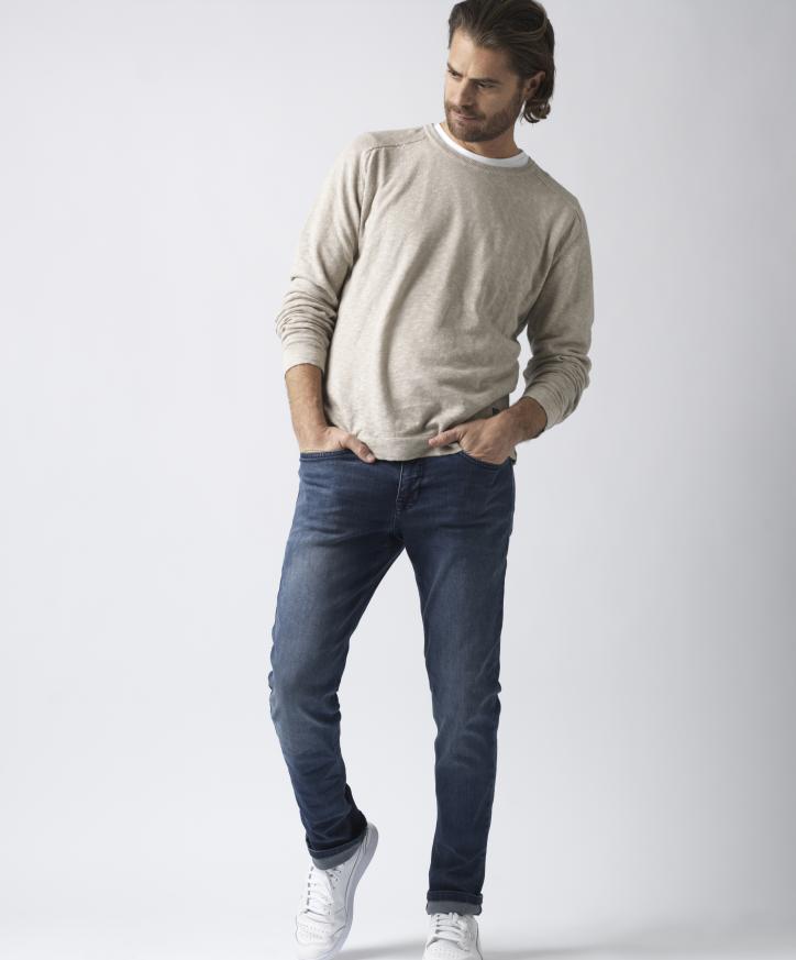 Ferry jeans på modell