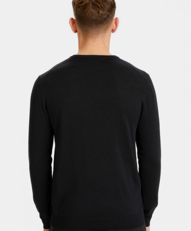 Merinoull pullover i svart baksida 99,95€