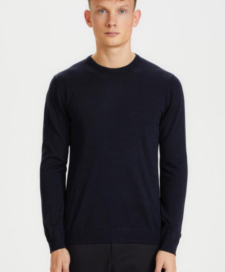 Merinoull pullover i dark navy 99,95€