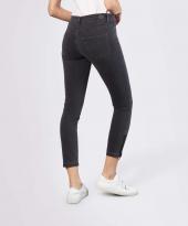 mörkgråa korta jeans bak